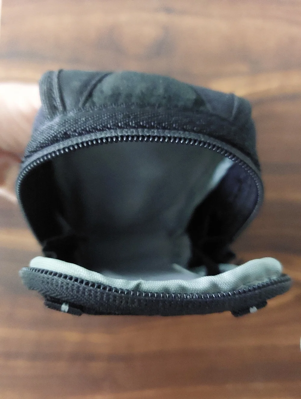 Lowepro Black Compact Camera Case - Picture 4 of 4